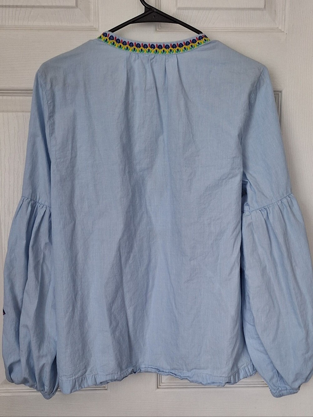 Crown & Ivy Embroidered Peasant Blouse Light Blue Tropical Bird Large - Picture 2 of 5